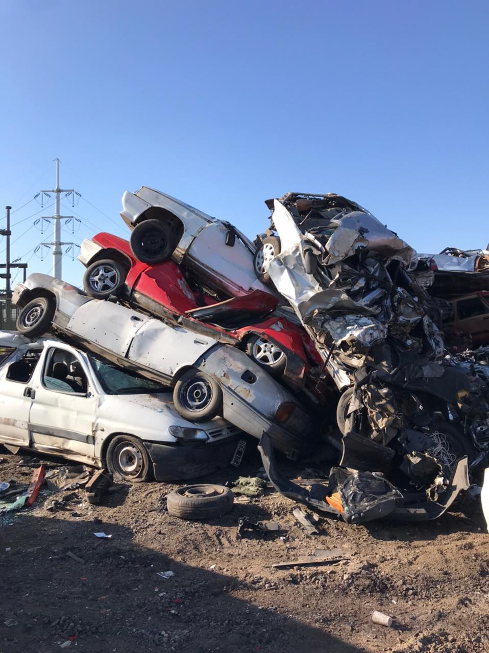TERCERA-ETAPA-DE-COMPACTACION-DE-VEHICULOS-SECUESTRADOS-EN-QUILMES
