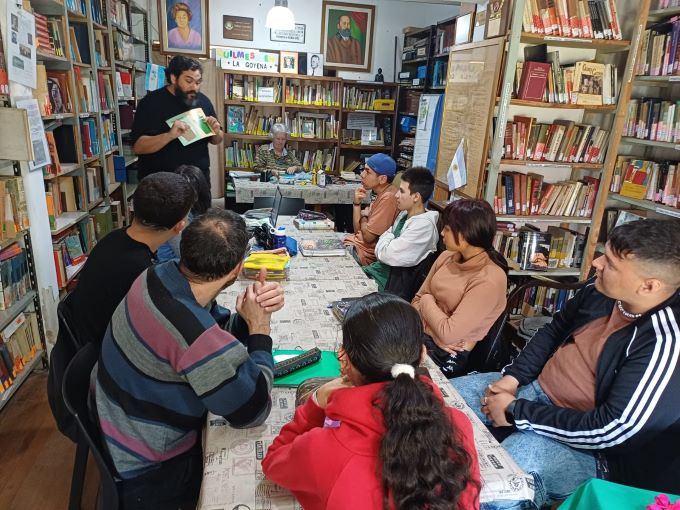 Entre Nos Social Info- Biblioteca Goyena